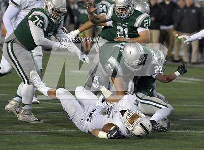 Thumbnail 2 in De La Salle vs.St. John Bosco (CIF State Open Division Final) photogallery.