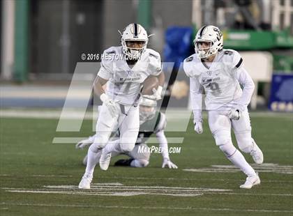 Thumbnail 2 in De La Salle vs.St. John Bosco (CIF State Open Division Final) photogallery.