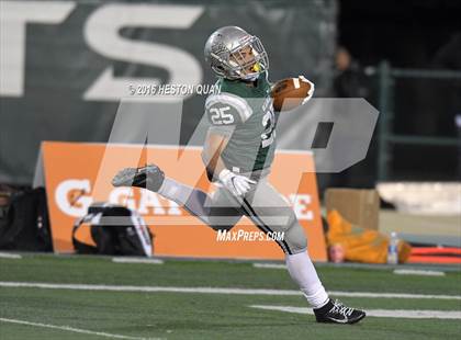 Thumbnail 2 in De La Salle vs.St. John Bosco (CIF State Open Division Final) photogallery.