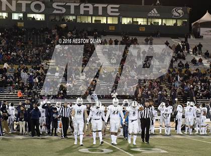 Thumbnail 1 in De La Salle vs.St. John Bosco (CIF State Open Division Final) photogallery.