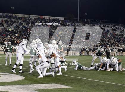 Thumbnail 3 in De La Salle vs.St. John Bosco (CIF State Open Division Final) photogallery.