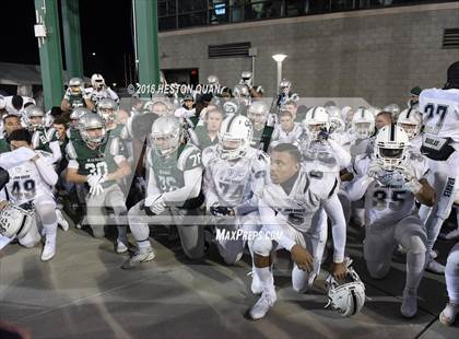Thumbnail 2 in De La Salle vs.St. John Bosco (CIF State Open Division Final) photogallery.