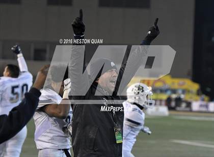 Thumbnail 2 in De La Salle vs.St. John Bosco (CIF State Open Division Final) photogallery.