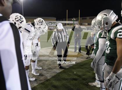 Thumbnail 1 in De La Salle vs.St. John Bosco (CIF State Open Division Final) photogallery.