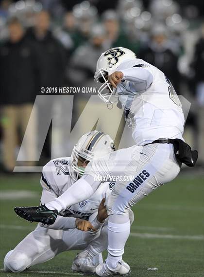 Thumbnail 2 in De La Salle vs.St. John Bosco (CIF State Open Division Final) photogallery.