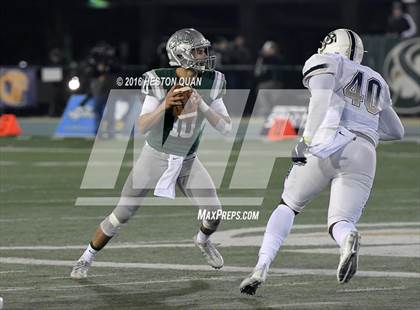 Thumbnail 2 in De La Salle vs.St. John Bosco (CIF State Open Division Final) photogallery.