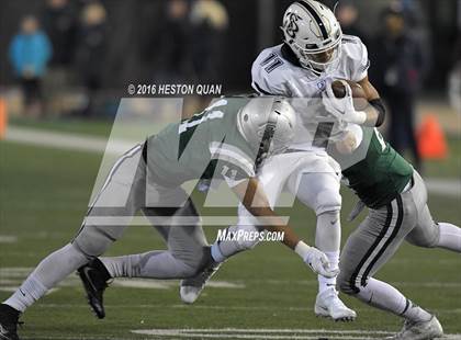 Thumbnail 2 in De La Salle vs.St. John Bosco (CIF State Open Division Final) photogallery.