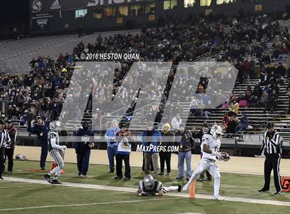 Thumbnail 1 in De La Salle vs.St. John Bosco (CIF State Open Division Final) photogallery.
