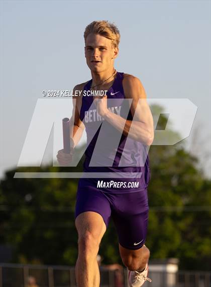 Thumbnail 3 in Weatherford Eagle Invitational (Relays) photogallery.
