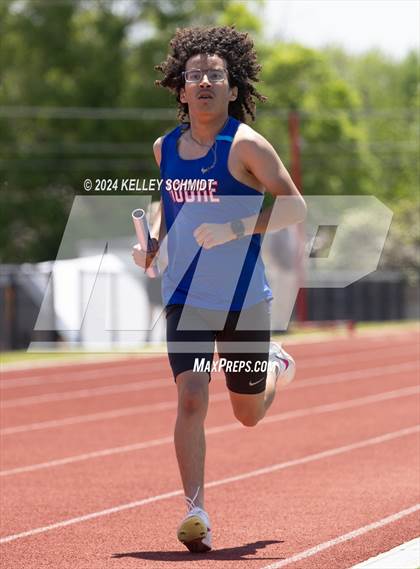 Thumbnail 1 in Weatherford Eagle Invitational (Relays) photogallery.