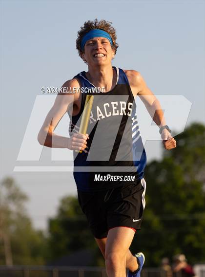 Thumbnail 2 in Weatherford Eagle Invitational (Relays) photogallery.