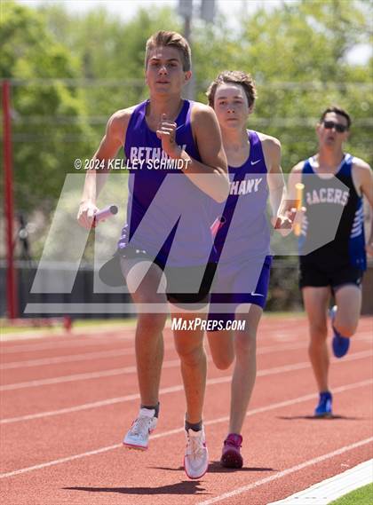 Thumbnail 2 in Weatherford Eagle Invitational (Relays) photogallery.