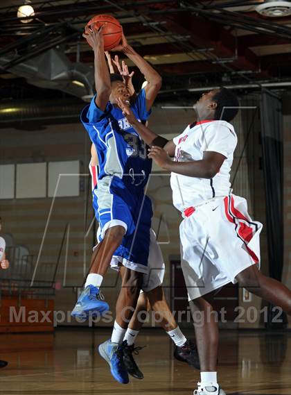Thumbnail 3 in Alta Loma vs. Redlands East Valley (Inland Empire Classic) photogallery.