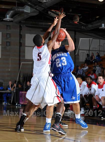 Thumbnail 3 in Alta Loma vs. Redlands East Valley (Inland Empire Classic) photogallery.