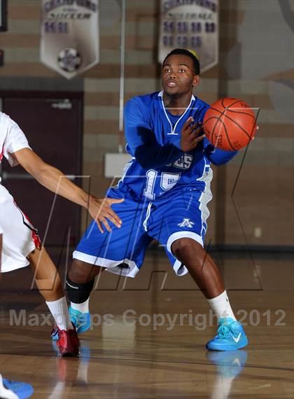 Thumbnail 3 in Alta Loma vs. Redlands East Valley (Inland Empire Classic) photogallery.