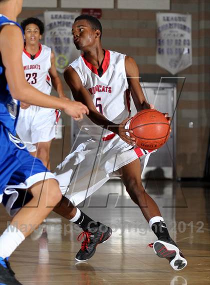 Thumbnail 1 in Alta Loma vs. Redlands East Valley (Inland Empire Classic) photogallery.