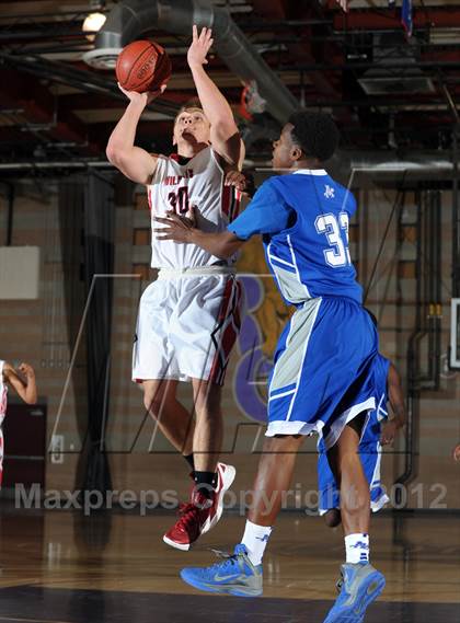 Thumbnail 1 in Alta Loma vs. Redlands East Valley (Inland Empire Classic) photogallery.