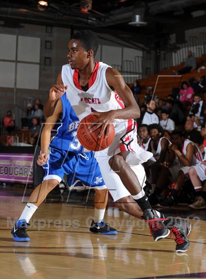 Thumbnail 1 in Alta Loma vs. Redlands East Valley (Inland Empire Classic) photogallery.