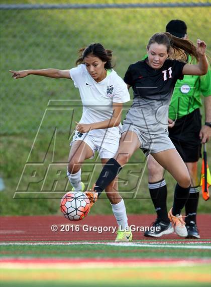 Thumbnail 3 in Kennedale vs. Argyle photogallery.