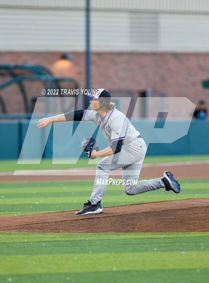 Thumbnail 2 in Eisenhower vs. Valley Center (KSHSAA 5A Quarterfinal) photogallery.
