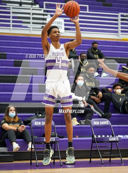 Thumbnail 2 in Warren Central @ Ben Davis photogallery.