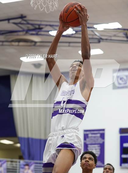 Thumbnail 2 in Warren Central @ Ben Davis photogallery.