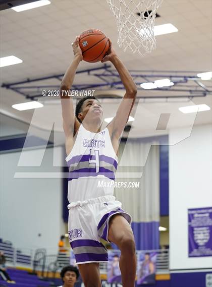 Thumbnail 2 in Warren Central @ Ben Davis photogallery.