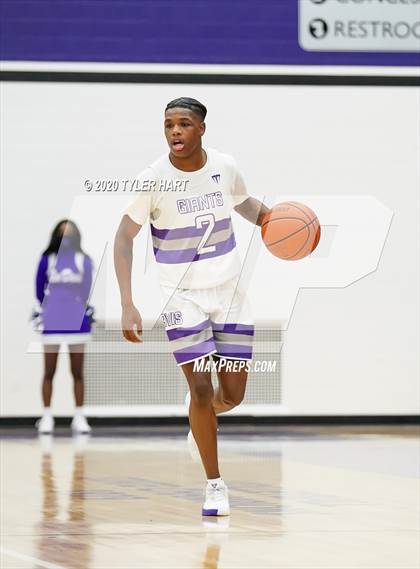 Thumbnail 3 in Warren Central @ Ben Davis photogallery.