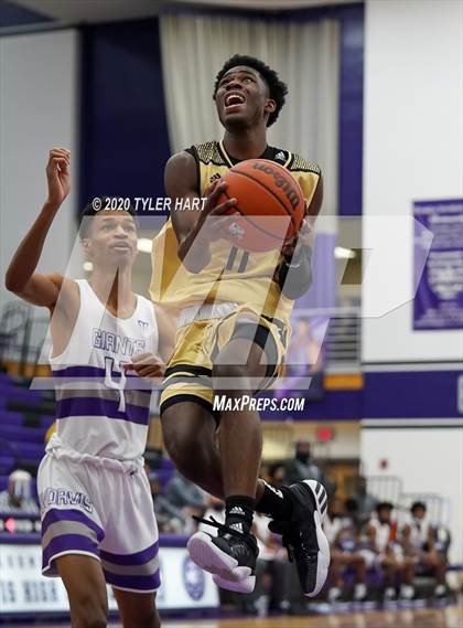 Thumbnail 3 in Warren Central @ Ben Davis photogallery.