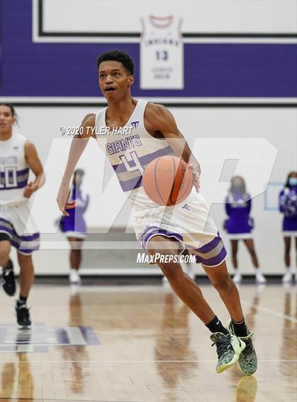 Thumbnail 3 in Warren Central @ Ben Davis photogallery.