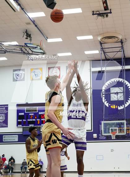 Thumbnail 3 in Warren Central @ Ben Davis photogallery.