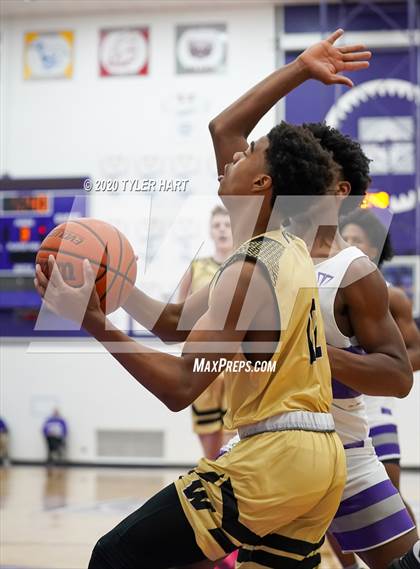Thumbnail 3 in Warren Central @ Ben Davis photogallery.
