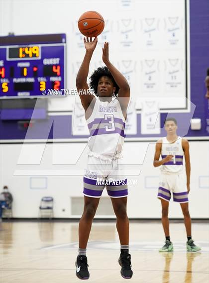 Thumbnail 2 in Warren Central @ Ben Davis photogallery.