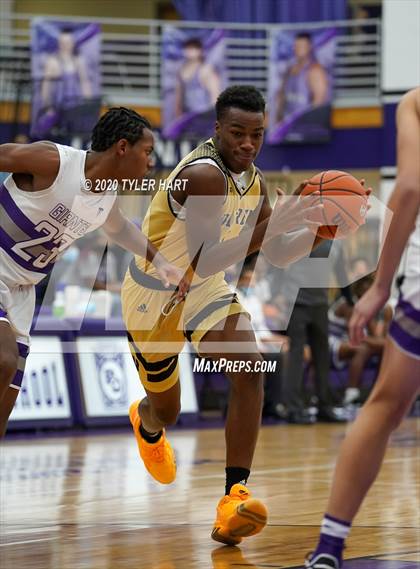 Thumbnail 2 in Warren Central @ Ben Davis photogallery.