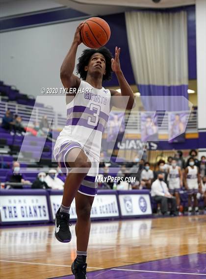 Thumbnail 3 in Warren Central @ Ben Davis photogallery.