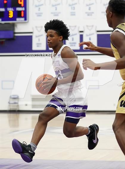 Thumbnail 3 in Warren Central @ Ben Davis photogallery.