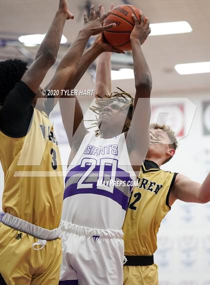 Thumbnail 2 in Warren Central @ Ben Davis photogallery.