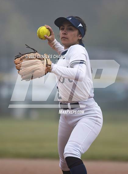 Thumbnail 3 in Aptos vs Burlingame (Stevenson School) photogallery.