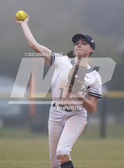 Thumbnail 3 in Aptos vs Burlingame (Stevenson School) photogallery.