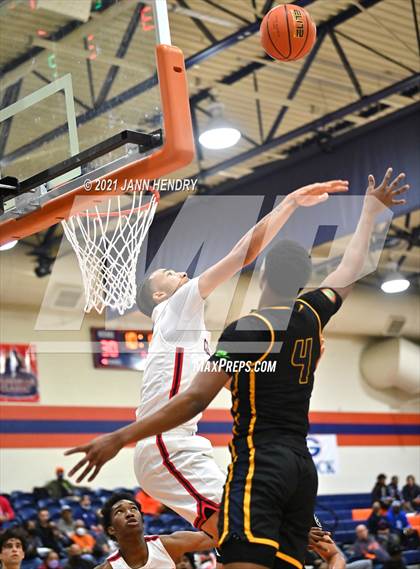 Thumbnail 2 in Oak Cliff Faith Family Academy vs. Coronado (Tarkanian Classic) photogallery.