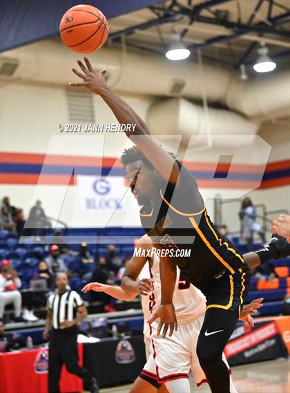 Thumbnail 1 in Oak Cliff Faith Family Academy vs. Coronado (Tarkanian Classic) photogallery.