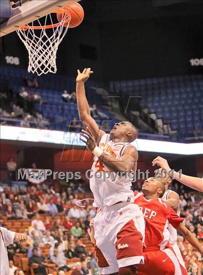 Thumbnail 3 in Fairfield Prep vs. St. Joseph (CIAC Class LL Final)   photogallery.