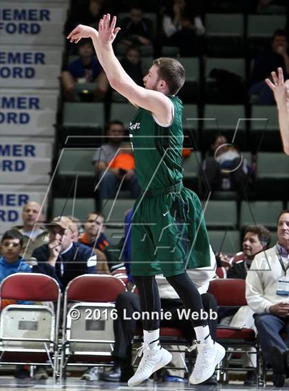 Thumbnail 2 in Shenendehowa vs. Aquinas  (NYSPHSAA Class AA Semifinal) photogallery.