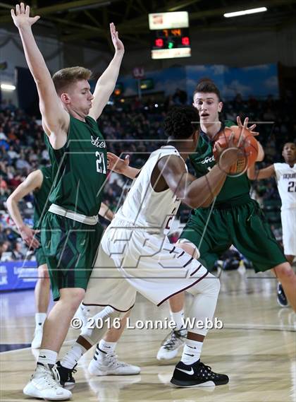 Thumbnail 2 in Shenendehowa vs. Aquinas  (NYSPHSAA Class AA Semifinal) photogallery.