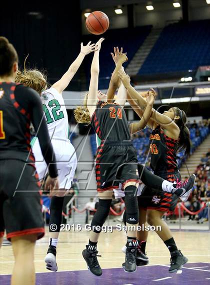 Thumbnail 3 in St. Mary's vs St. Francis (CIF SJS D1 Final) photogallery.