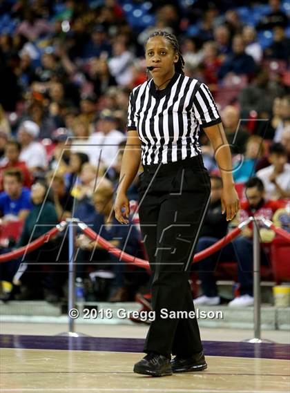 Thumbnail 3 in St. Mary's vs St. Francis (CIF SJS D1 Final) photogallery.