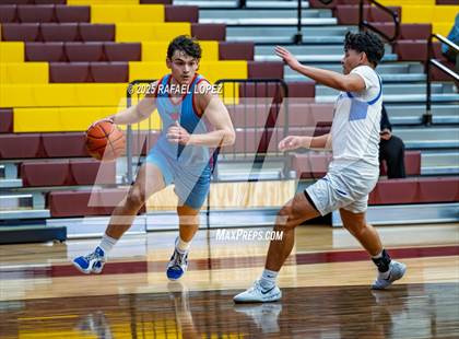 Thumbnail 2 in Dickinson vs. Pearce (McDonald's Texas Invitational) photogallery.