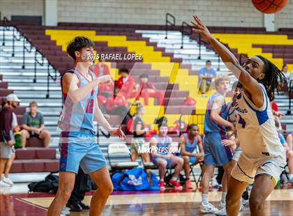 Thumbnail 2 in Dickinson vs. Pearce (McDonald's Texas Invitational) photogallery.