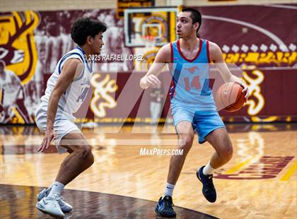 Thumbnail 2 in Dickinson vs. Pearce (McDonald's Texas Invitational) photogallery.