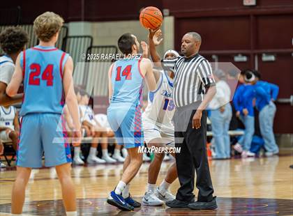 Thumbnail 1 in Dickinson vs. Pearce (McDonald's Texas Invitational) photogallery.